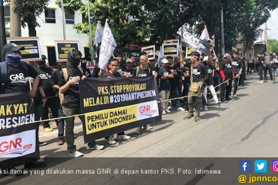 PKS Diminta Setop Provokasi Rakyat Lewat #2019GantiPresiden - JPNN.COM