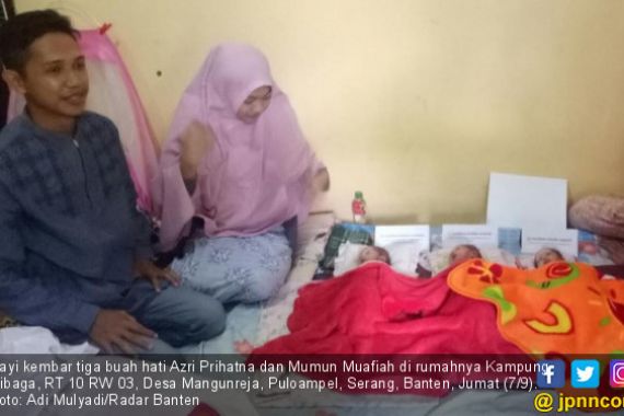 Detik-detik Mumun Melahirkan Bayi Kembar 3 di Mobil Avanza - JPNN.COM