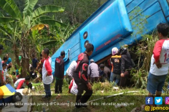 Bus Masuk Jurang di Sukabumi, Belasan Orang Meninggal - JPNN.COM