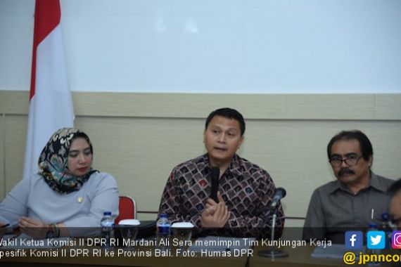 Komisi II DPR Menyerap Masukan Warga untuk RUU Pertanahan - JPNN.COM