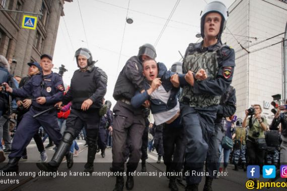 Polisi Rusia Geledah Ratusan Rumah Pendukung Oposisi - JPNN.COM