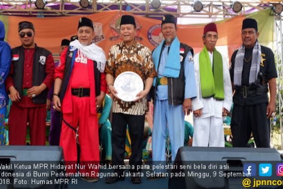 Wakil Ketua MPR Dukung Jawara Betawi Melestarikan Silat - JPNN.COM
