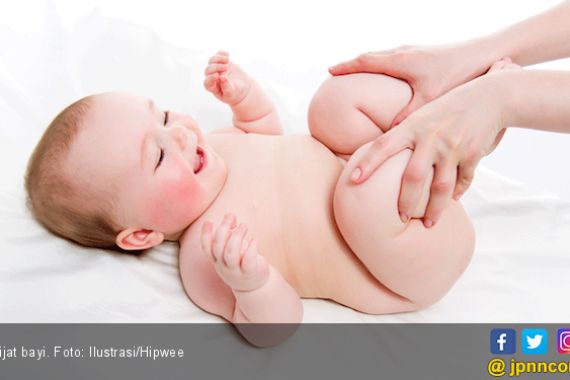 Lima Manfaat Pijat untuk Bayi Anda - JPNN.COM