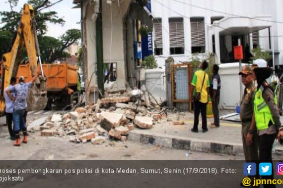 Ganggu Estetika Kota, 3 Pos Polisi di Medan Dibongkar Paksa - JPNN.COM