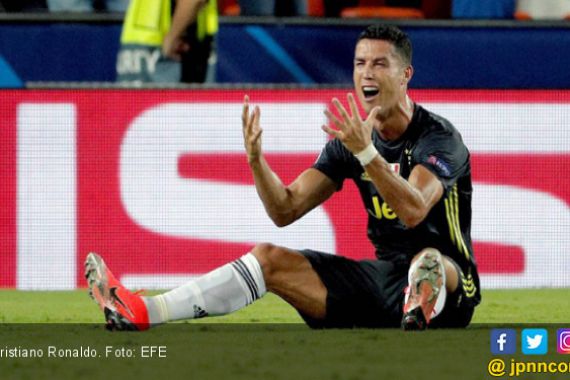 Kena Kartu Merah, Ronaldo Menangis Tinggalkan Lapangan - JPNN.COM