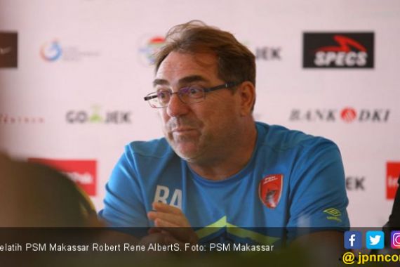 PSM Tekuk Borneo FC, Robert Rene Albert Kritik Wasit - JPNN.COM