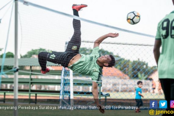 Kerinduan Terbesar Irfan Jaya bersama Persebaya - JPNN.COM