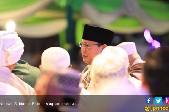 Ada Sesuatu yang Pengin Diminta Prabowo ke Mbah Moen - JPNN.COM