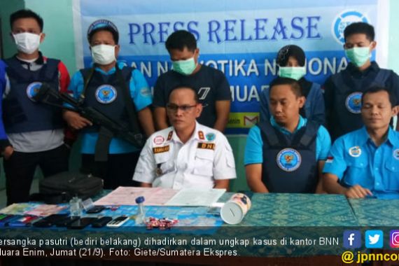 BNN Ungkap Peredaran Sabu-sabu Dikemas Dalam Bungkus Permen - JPNN.COM