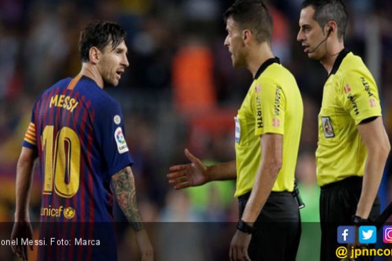 Kecewa, Lionel Messi Tolak Bersalaman dengan Wasit - JPNN.COM