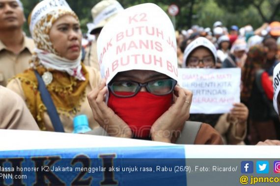 Tes Perpanjangan Kontrak, Honorer K2 DKI Jakarta Disuruh Masuk Selokan, Heboh! - JPNN.COM
