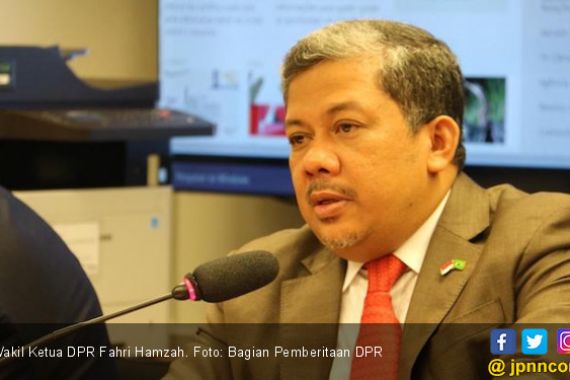 Fahri Hamzah Desak Pemerintah Cepat Atasi Masalah Tes CPNS - JPNN.COM
