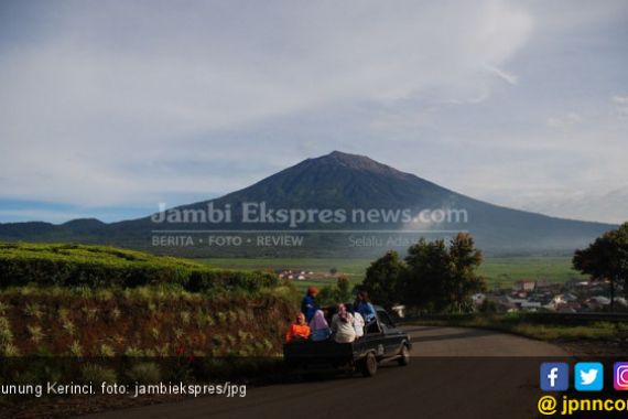 Dua Pendaki Terpaksa Dievakuasi dari Gunung Kerinci - JPNN.COM