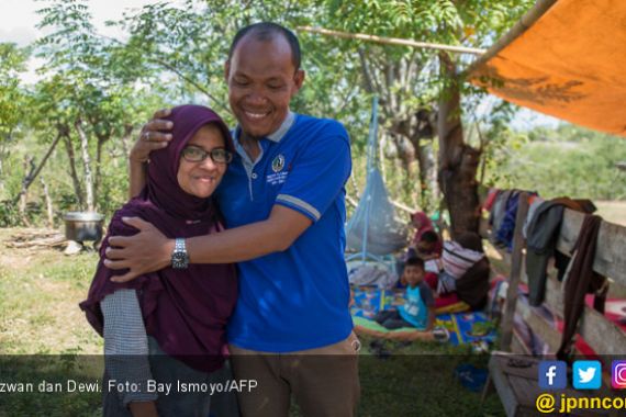Azwan dan Dewi Bersatu Lagi Setelah Hanyut oleh Tsunami - JPNN.COM