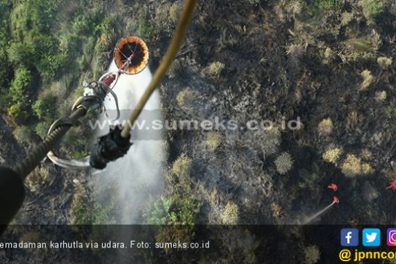 Pemadaman Karhutla Terkendala Pasokan Air, Terpaksa Dilakukan Secara Manual - JPNN.COM