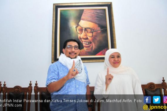 Khofifah Beri Serban Spesial Untuk Timses Jokowi di Jatim - JPNN.COM