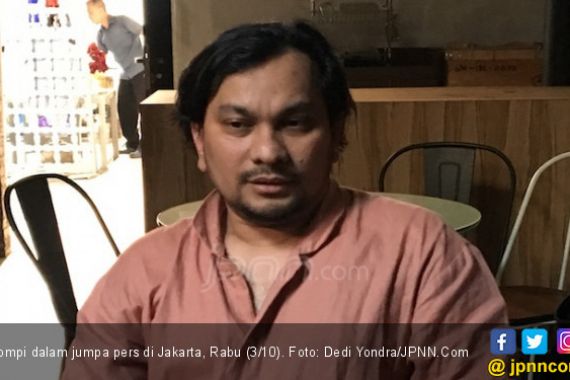 Curigai Keanehan di Wajah Ratna, Tompi Panen Ujaran Nyinyir - JPNN.COM