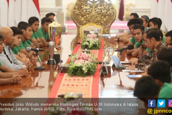 Presiden Jokowi Carikan Bapak Angkat untuk Timnas U-16 - JPNN.COM