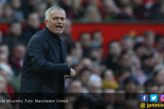 Legenda MU Minta Manajemen Penuhi Permintaan Mourinho - JPNN.COM