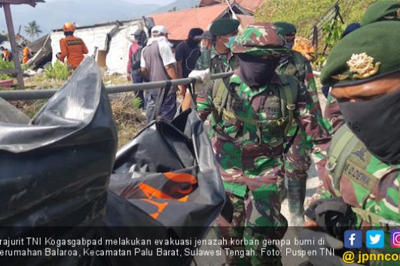 TNI Temukan 188 Jenazah di Reruntuhan Perumahan Balaroa Palu - JPNN.COM