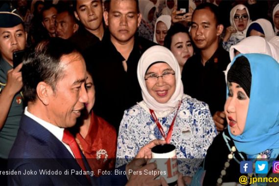 Jokowi Dorong Perempuan Pengusaha Rambah Pasar Mancanegara - JPNN.COM