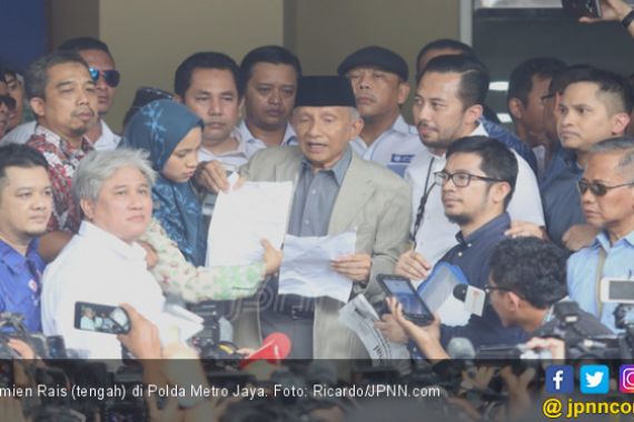 Amien Rais Minta Jokowi Copot Kapolri Tito Karnavian - JPNN.COM