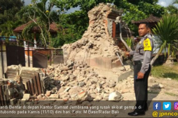 Panik Ada Gempa, Dua Ibu Berlari ke Luar Rumah Tanpa BH - JPNN.COM