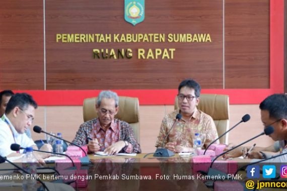 Temui Bupati Sumbawa, Kemenko PMK Minta Percepatan Rehab - JPNN.COM