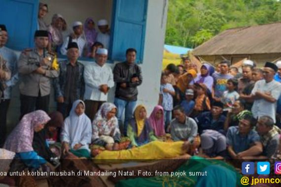 12 Siswa Meninggal Diterjang Air Bah di Madina - JPNN.COM