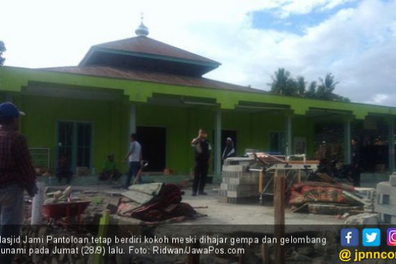 Gelombang Tsunami Hanya Lewat di Atas Kubah Masjid Jami - JPNN.COM