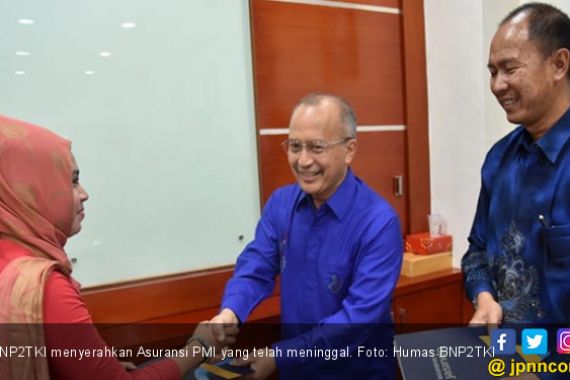 BNP2TKI Serahkan Asuransi PMI yang Meninggal - JPNN.COM