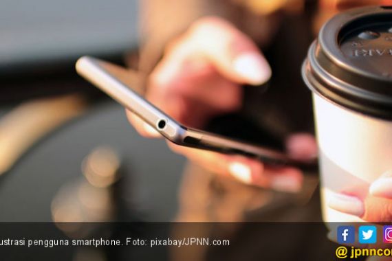 Pengguna Smartphone Indonesia Habiskan Waktu untuk Akses Ini - JPNN.COM