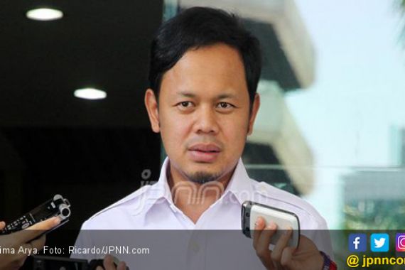 Ricuh, HMI Duduki Paksa Ruang Rapat di Kantor Wali Kota Bogor - JPNN.COM
