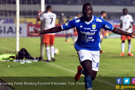 Persib Bandung Pertahankan Ezechiel N'Douasel - JPNN.COM