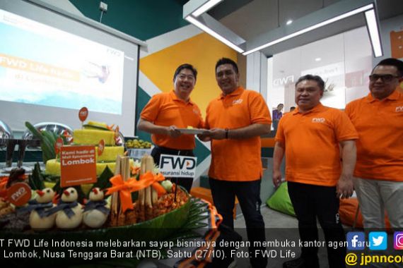 Buka Kantor Agen Baru di Lombok, FWD Life Mulai dengan CSR - JPNN.COM