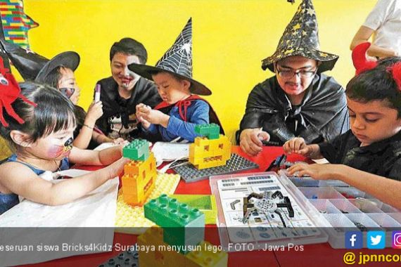 Kreasi Monster Halloween dari Mainan Susun - JPNN.COM