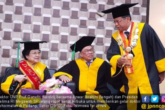 Testimoni Megawati tentang Kiprah Politik Anwar Ibrahim - JPNN.COM