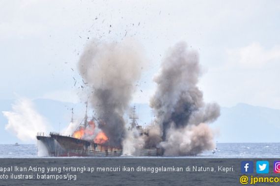 26 Kapal Ikan Asal Vietnam Ditenggelamkan di Pulau Natuna - JPNN.COM