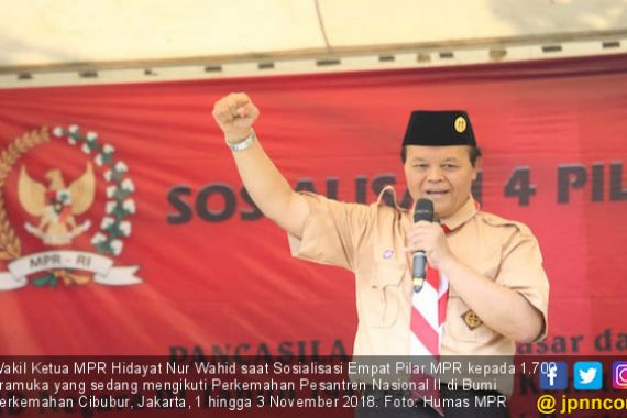 HNW Ajak Santri dan Pramuka Mengamalkan Pancasila - JPNN.COM