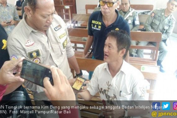 Jadi Guide Ilegal di Bali, WN Tiongkok Mengaku Anggota BIN - JPNN.COM