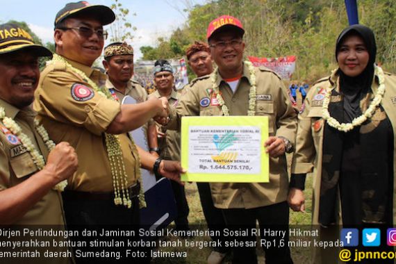 Korban Tanah Bergerak di Sumedang Dapat Bantuan Rp 1,6 M - JPNN.COM