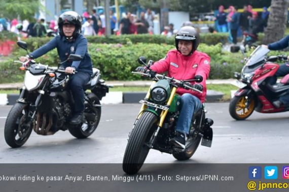 Biar Gak Penasaran, Nih Helm Jokowi Saat Riding ke Pasar - JPNN.COM