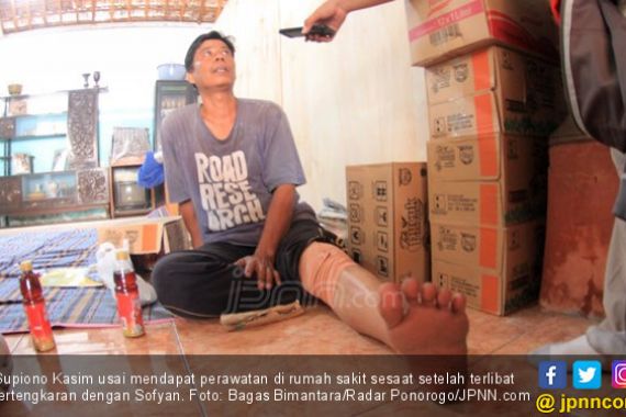 Berawal dari Ketukan Pintu, Darah Mengucur - JPNN.COM