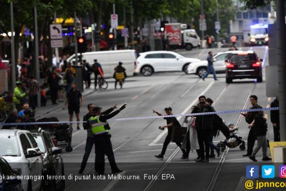 Teroris Berpisau Mengamuk di Jalanan Melbourne - JPNN.COM