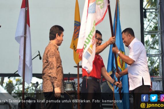 Peserta Kirab Pemuda Kemenpora Disambut Tari Kecak di Bali - JPNN.COM