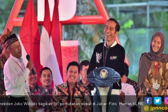 Jokowi Serahkan SK Perhutanan Sosial untuk 5.459 KK - JPNN.COM