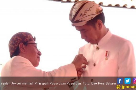 Jokowi Diangkat jadi Pinisepuh Paguyuban Pasundan - JPNN.COM