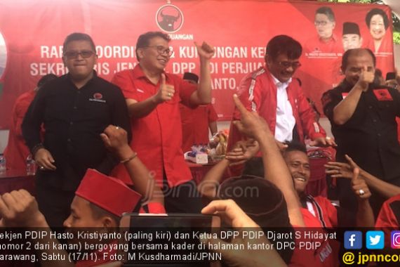 Hasto Menggoyang Karawang dengan 'Jokowi Satu Kali Lagi' - JPNN.COM