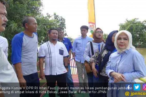 Intan Fauzi Kawal Pembangunan Jembatan Gantung Kota Bekasi - JPNN.COM