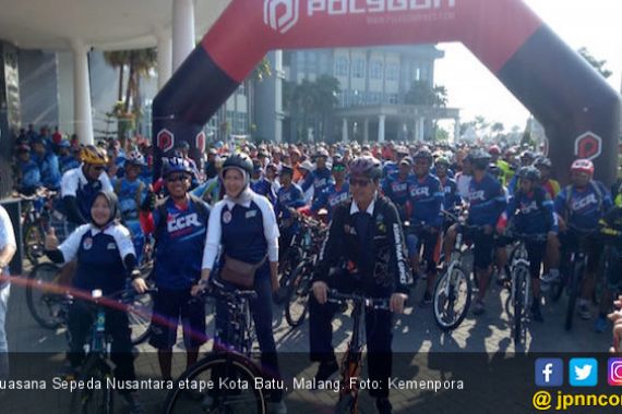 Ribuan Peserta Ramaikan Sepeda Nusantara Etape Kota Batu - JPNN.COM